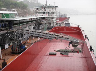 码头专用趸船装船皮带输送机